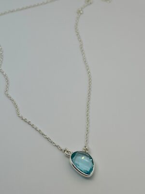 COLAR CORAÇÃO GÉLIDO