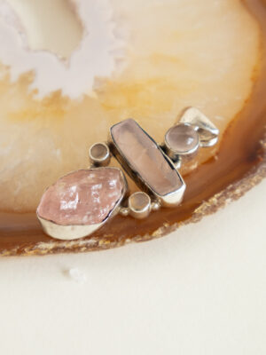 PINGENTE 5 PEDRAS BRUTAS E LAPIDADAS QUARTZO ROSA